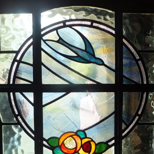 Detail Both Top And Bottom Panels Broken